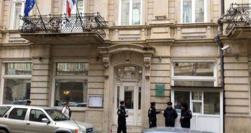 Fransanın Azərbaycandakı səfirliyinin mühafizəsi gücləndirildi Fransanın Azərbaycandakı səfirliyinin mühafizəsi gücləndirildi