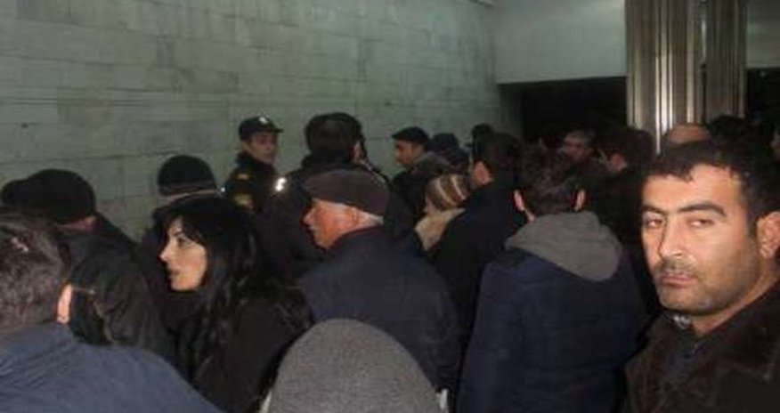 Паника в бакинском метро Паника в бакинском метро