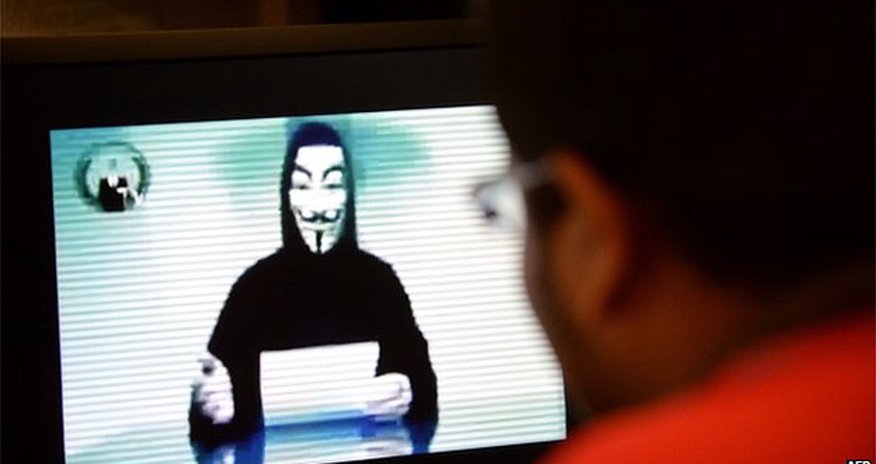 Reporter jailed for linking to stolen data Reporter jailed for linking to stolen data