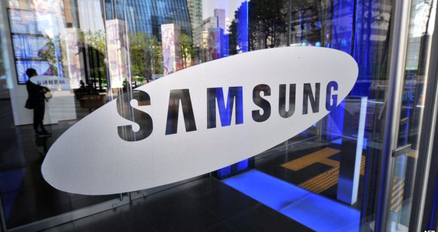 Samsung earnings hit by tumbling mobile sales Samsung earnings hit by tumbling mobile sales