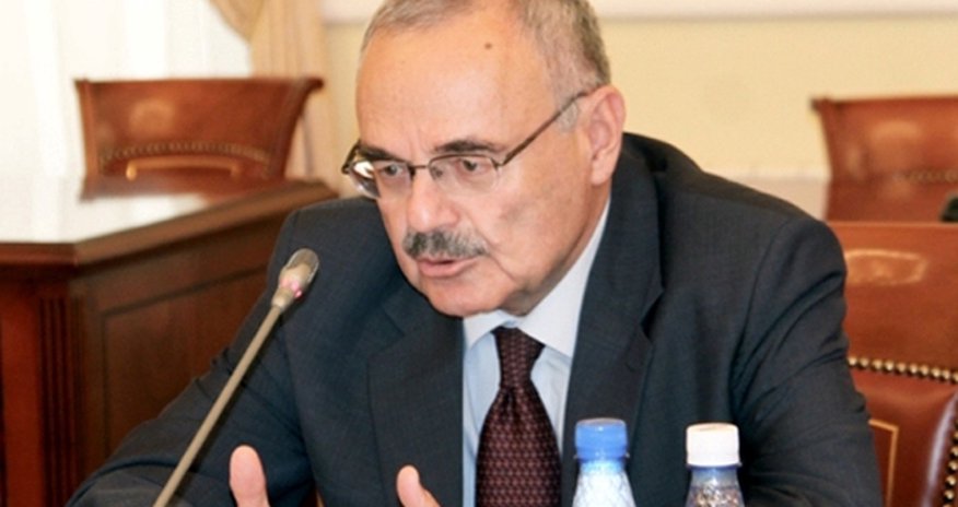 Baş nazirdən partiyalar haqda qərar Baş nazirdən partiyalar haqda qərar