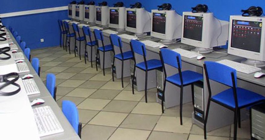 Nazirlik yeni kompüter laboratoriyası yaradır Nazirlik yeni kompüter laboratoriyası yaradır