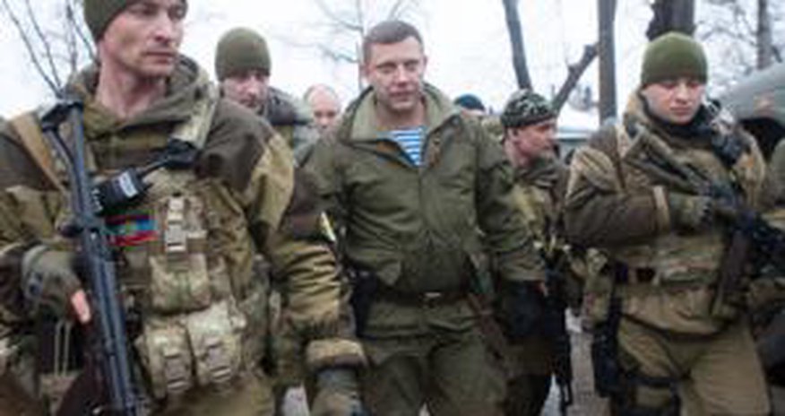 В Дебальцево ранили лидера донецких сепаратистов Александра Захарченко В Дебальцево ранили лидера донецких сепаратистов Александра Захарченко