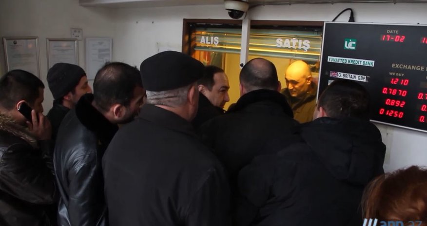 ANN TV представляет: Ажиотаж в обменниках Баку ANN TV представляет: Ажиотаж в обменниках Баку