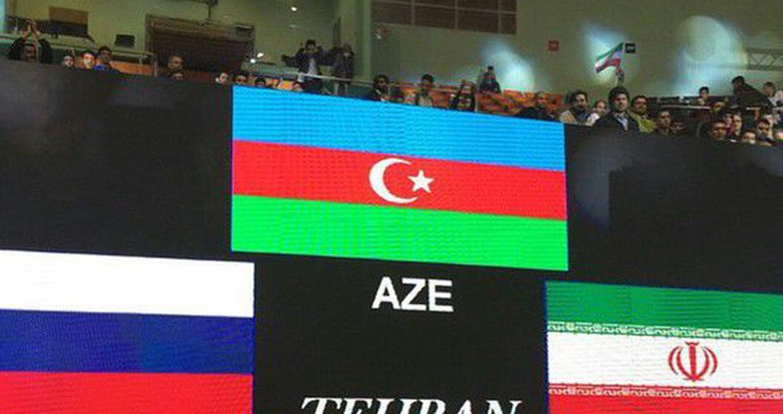 В Иране оскорбили флаг Азербайджана В Иране оскорбили флаг Азербайджана