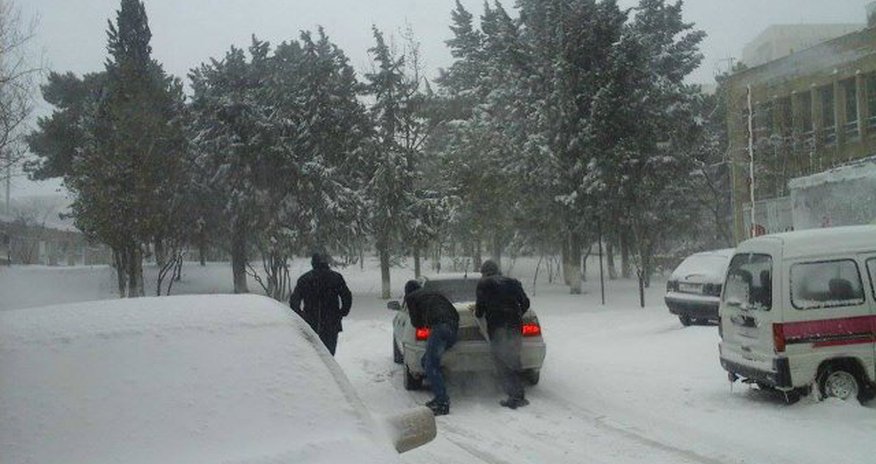 Bakiya qar yağdı Bakiya qar yağdı