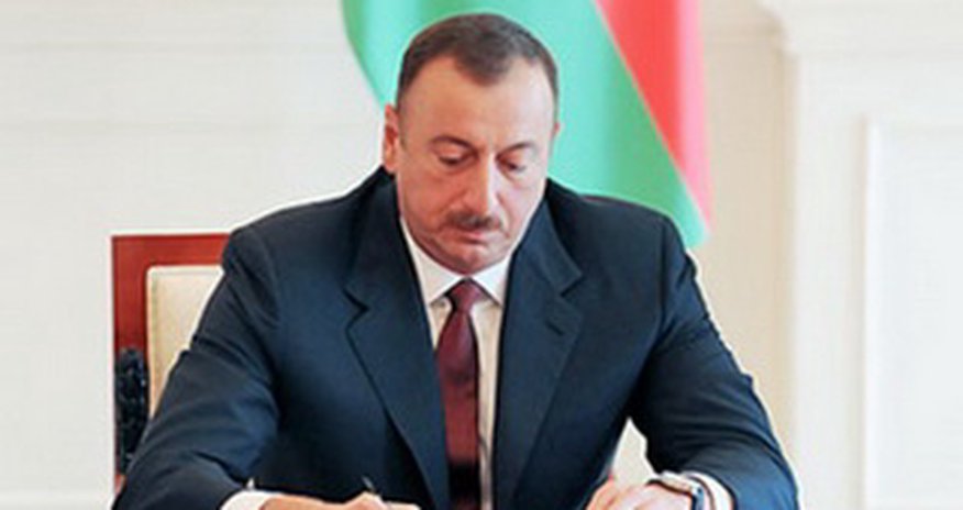 Prezident fərman imzaladı Prezident fərman imzaladı