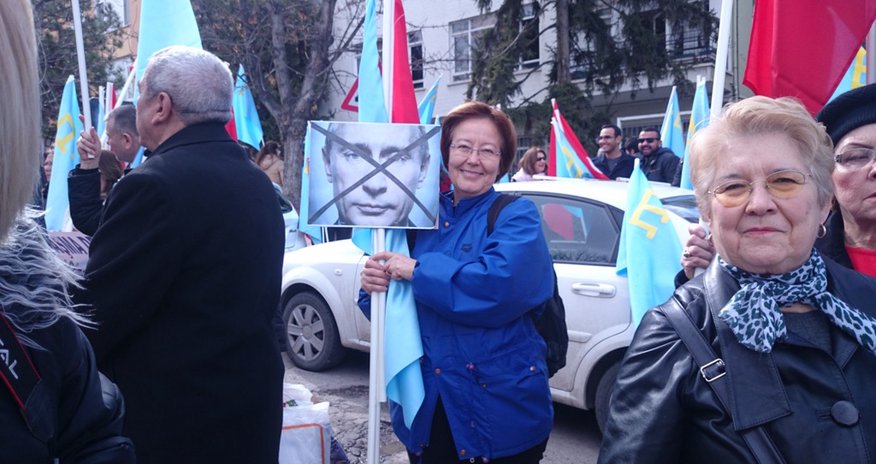 Крымские татары: "Немцов убит по заказу Путина" - ФОТО Крымские татары: "Немцов убит по заказу Путина" - ФОТО