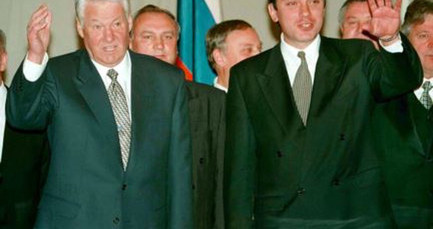 Nemtsov Heydər Əliyevi ağ şalvarda qarşılayıb - Xatirə Nemtsov Heydər Əliyevi ağ şalvarda qarşılayıb - Xatirə