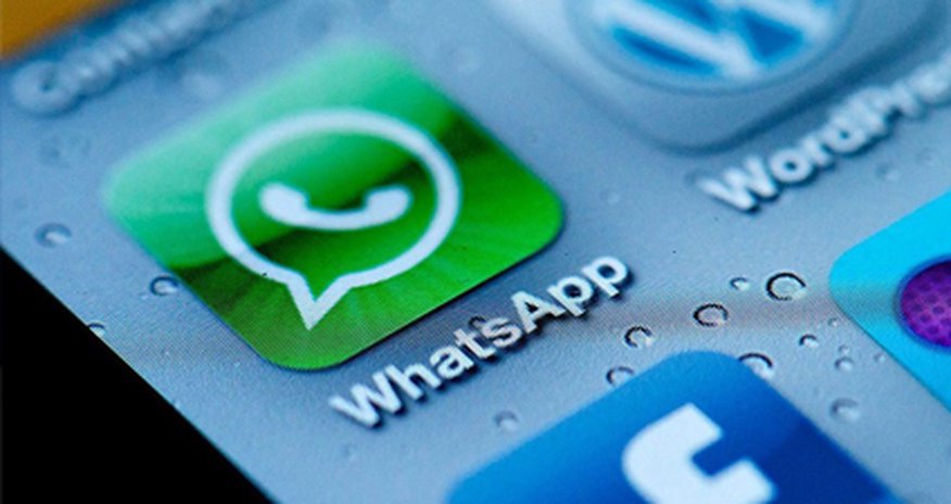 “WhatsApp” “Facebook”u ötüb “WhatsApp” “Facebook”u ötüb