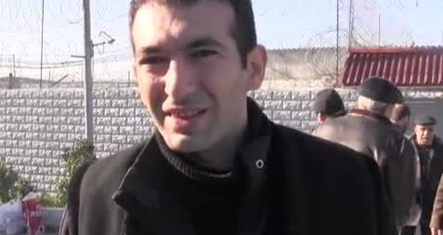 Həbsdə olan hüquq müdafiəçisinin anası müraciət yaydı Həbsdə olan hüquq müdafiəçisinin anası müraciət yaydı