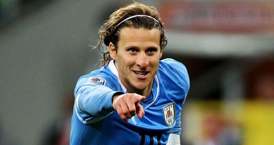 Dieqo Forlan yığmadan getdi Dieqo Forlan yığmadan getdi