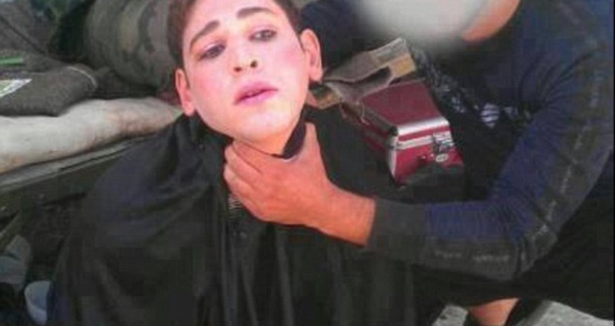 Islamic State militants 'caught cross-dressing in attempt to flee battlefield unhindered' Islamic State militants 'caught cross-dressing in attempt to flee battlefield unhindered'