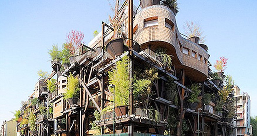 Italian architect designs wooden treehouse Italian architect designs wooden treehouse