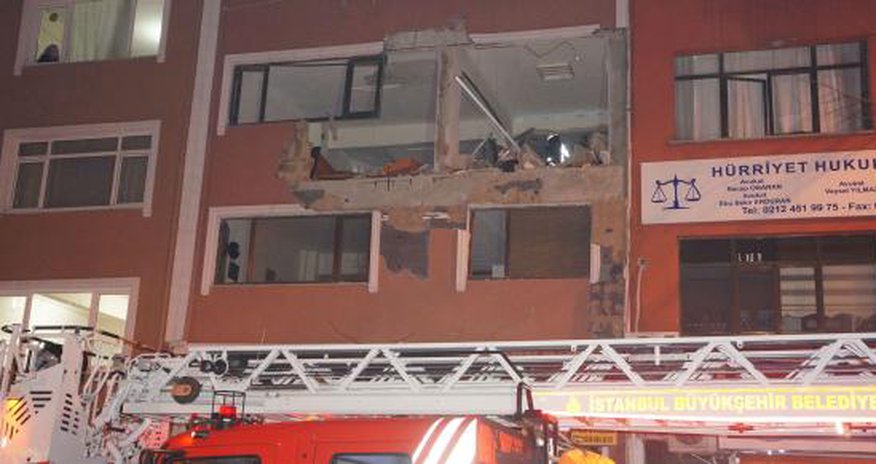 One dead as blast hits magazine building in Istanbul One dead as blast hits magazine building in Istanbul