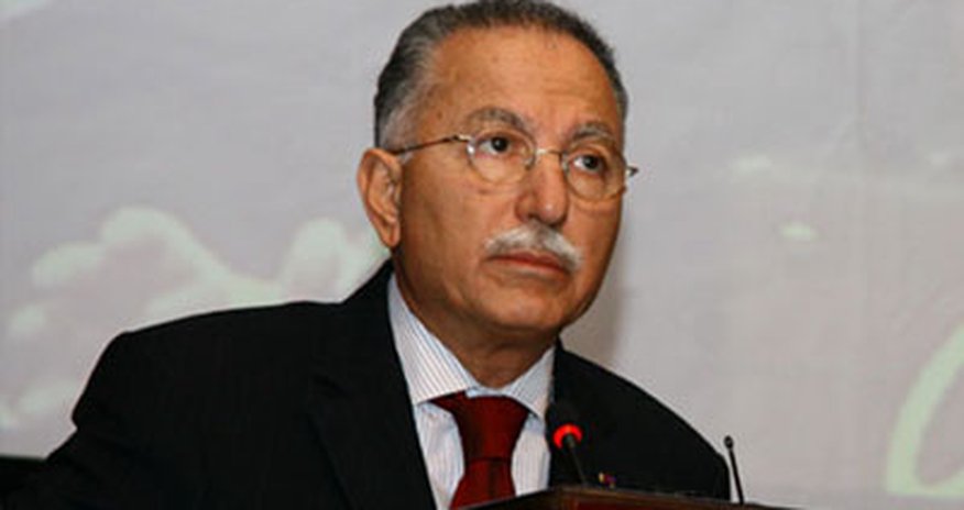 İhsanoğlu yenidən səhnədə İhsanoğlu yenidən səhnədə