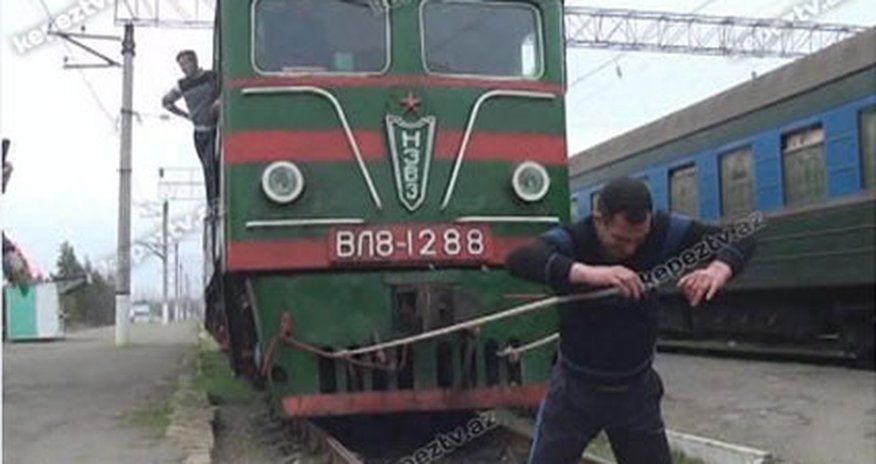 184 tonluq elektrovozu dartan azərbaycanlı 184 tonluq elektrovozu dartan azərbaycanlı