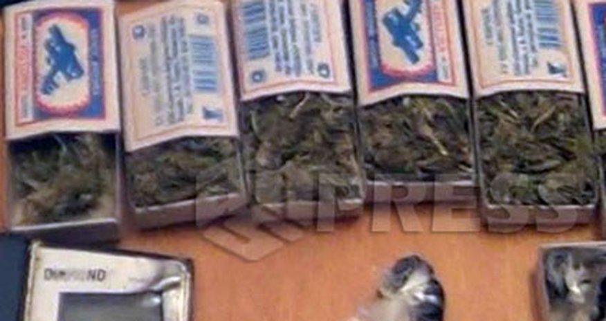 Azərbaycanda polisin üstünə maşın sürdülər Azərbaycanda polisin üstünə maşın sürdülər