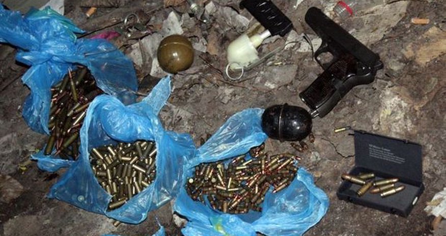 В Гейгельском районе обнаружен схрон оружия В Гейгельском районе обнаружен схрон оружия