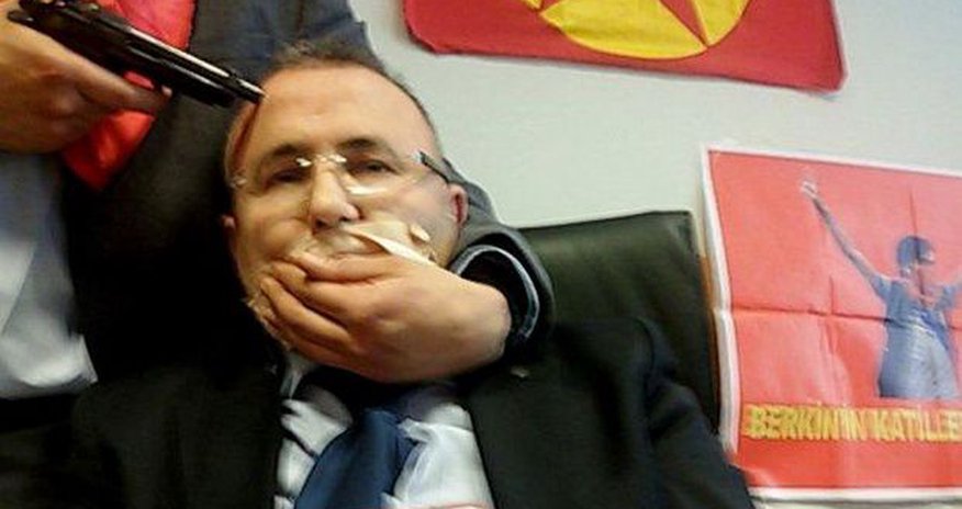 İstanbulda polis girov götürülən prokuroru azad etdi İstanbulda polis girov götürülən prokuroru azad etdi