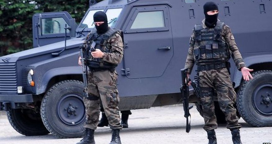 Gun attack on Istanbul police HQ in spate of violence Gun attack on Istanbul police HQ in spate of violence
