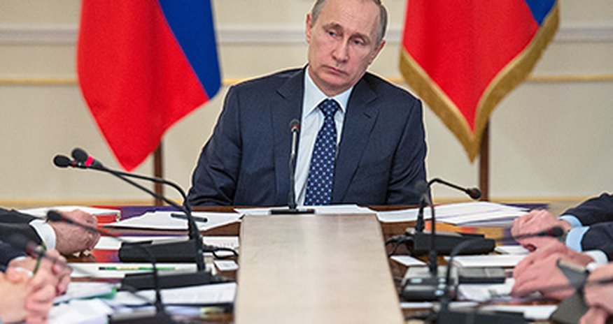 Госслужащим "заморозили" оклады Госслужащим "заморозили" оклады