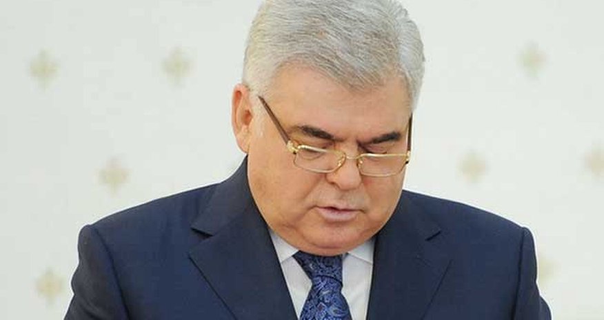 Ziya Məmmədov rəisi işdən çıxardı Ziya Məmmədov rəisi işdən çıxardı
