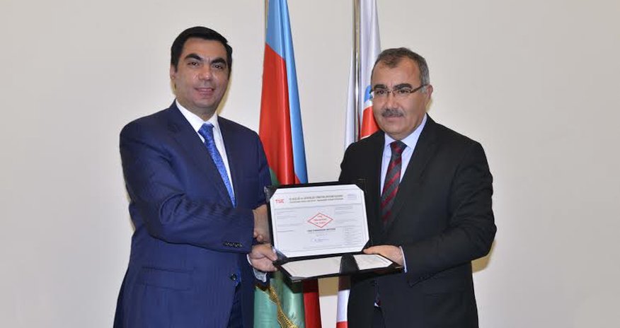Bakı Ali Neft Məktəbinə beynəlxalq sertifikat verildi - FOTOLAR Bakı Ali Neft Məktəbinə beynəlxalq sertifikat verildi - FOTOLAR