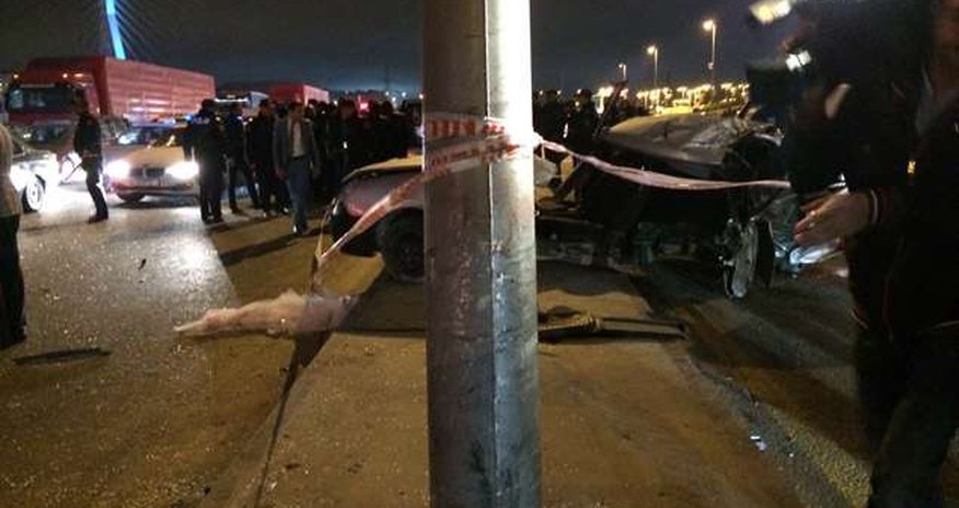 Bakıda 3 adamın öldüyü qəza: maşın iki hissəyə bölündü Bakıda 3 adamın öldüyü qəza: maşın iki hissəyə bölündü