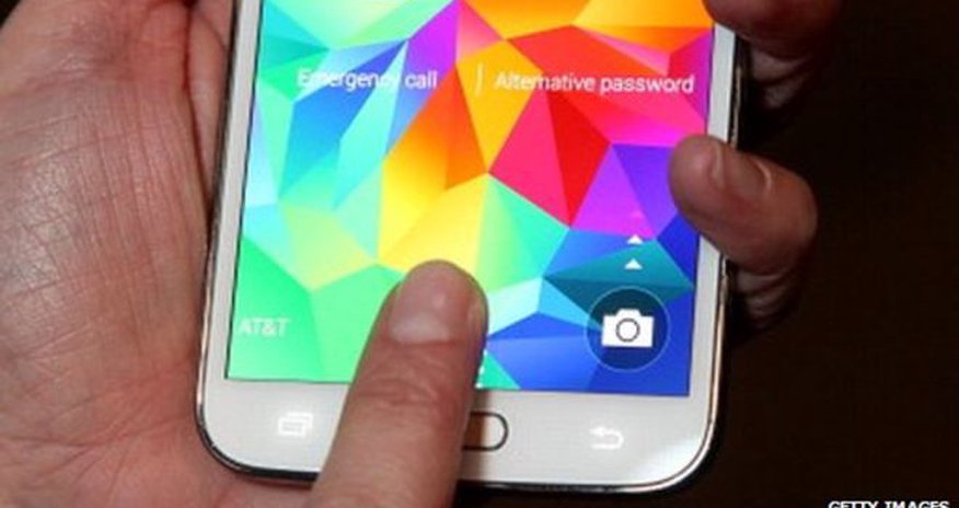 Samsung S5 fingerprint flaw exposed Samsung S5 fingerprint flaw exposed