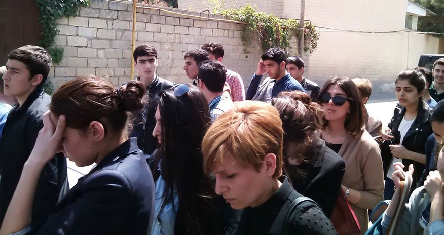Bakıda etiraz aksiyası - FOTOLAR Bakıda etiraz aksiyası - FOTOLAR