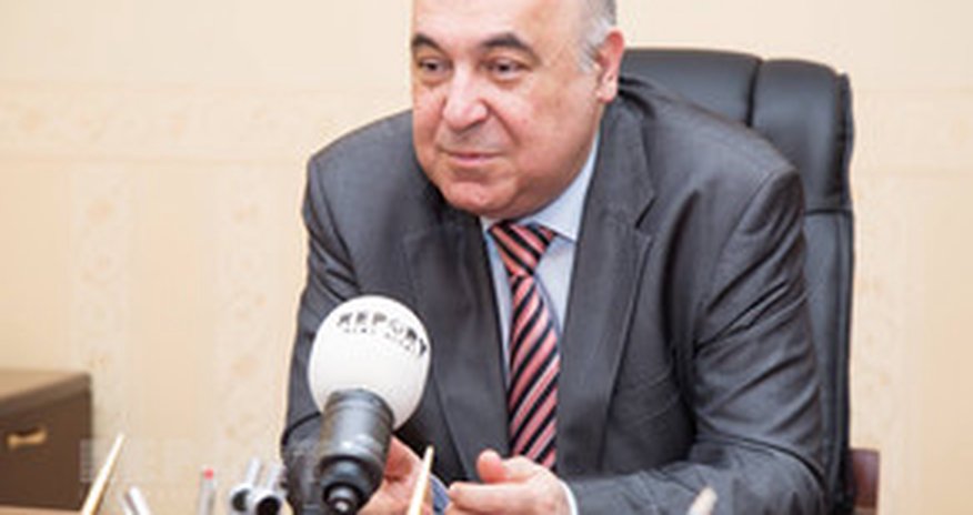 Çingiz Abdullayev: "Neftçi"nin Nobel prospektindəki bazası köçürüləcək" Çingiz Abdullayev: "Neftçi"nin Nobel prospektindəki bazası köçürüləcək"