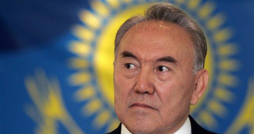 Nursultan Nazarbayev azərbaycanlını təltif etdi Nursultan Nazarbayev azərbaycanlını təltif etdi