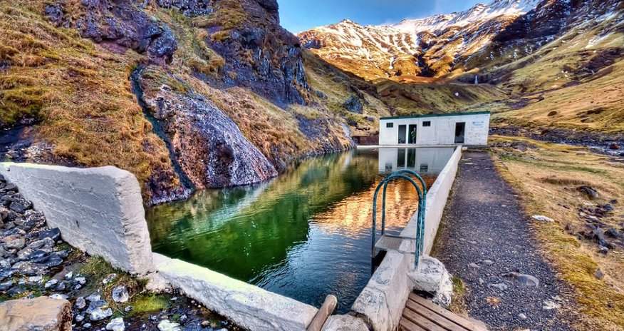 Incredible hidden pool nestled in the mountains of Iceland Incredible hidden pool nestled in the mountains of Iceland