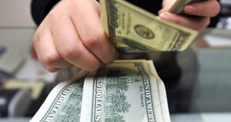 Dollar bahalaşdı Dollar bahalaşdı