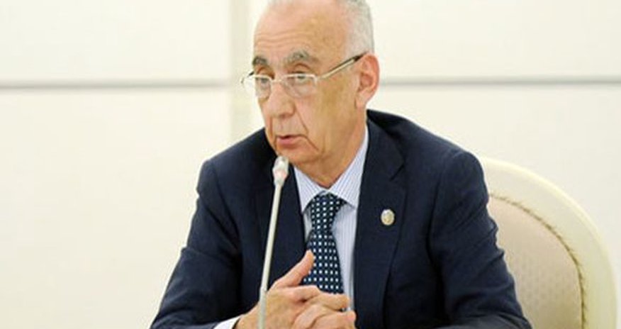 Bakı Şəhər İcra Hakimiyyəti yanmış binanın təmirinə başladı Bakı Şəhər İcra Hakimiyyəti yanmış binanın təmirinə başladı