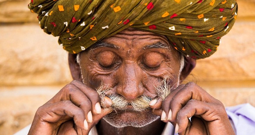 The captivating green eyes of Rajasthan The captivating green eyes of Rajasthan