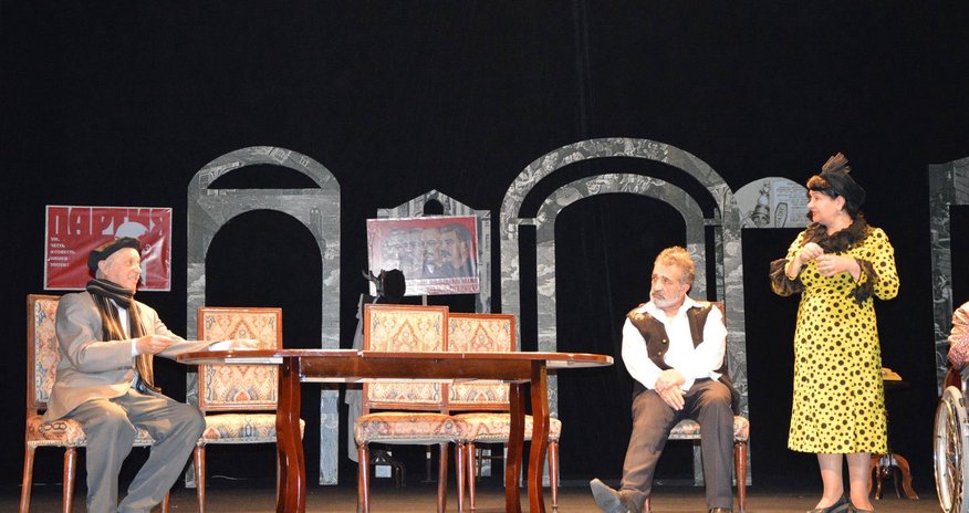 Gənc Tamaşaçılar Teatrından növbəti premyera – “Miras”...+Fotolar Gənc Tamaşaçılar Teatrından növbəti premyera – “Miras”...+Fotolar