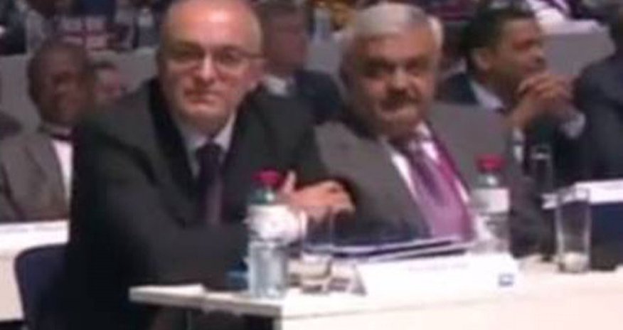 Rövnəq Abdullayev səs verdi Rövnəq Abdullayev səs verdi