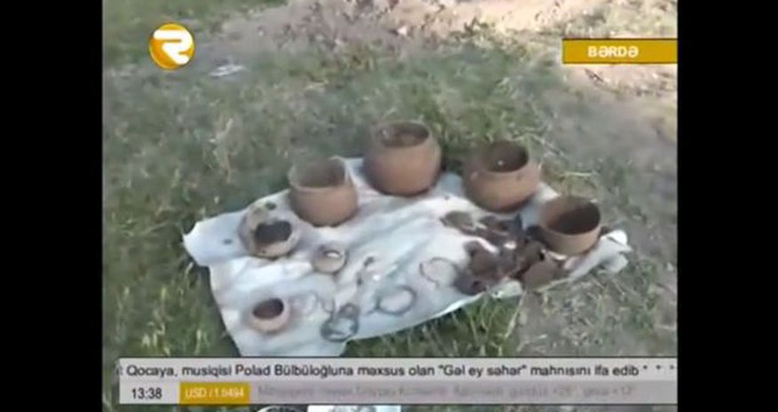 Bərdədə zinət əşyaları ilə dolu iri küplər tapdı - VİDEO Bərdədə zinət əşyaları ilə dolu iri küplər tapdı - VİDEO