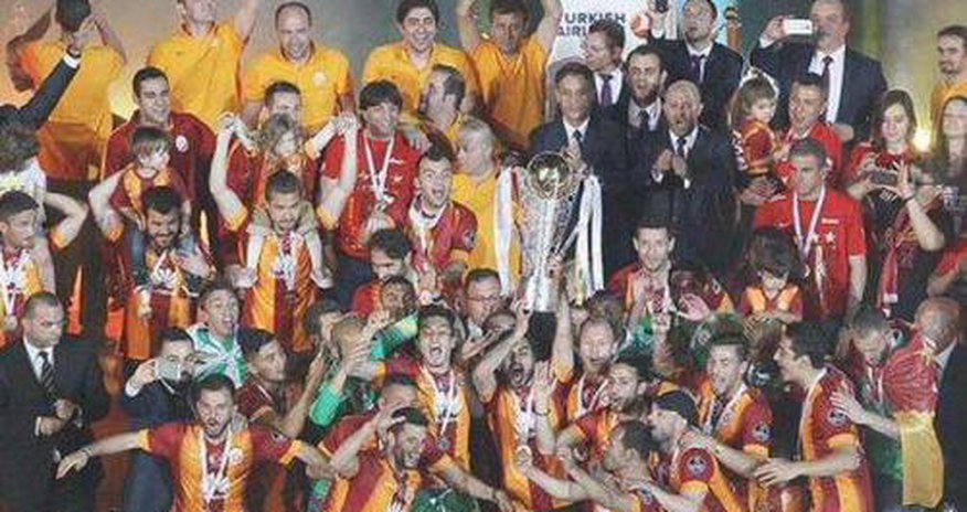 "Qalatasaray" kubokuna qovuşdu "Qalatasaray" kubokuna qovuşdu