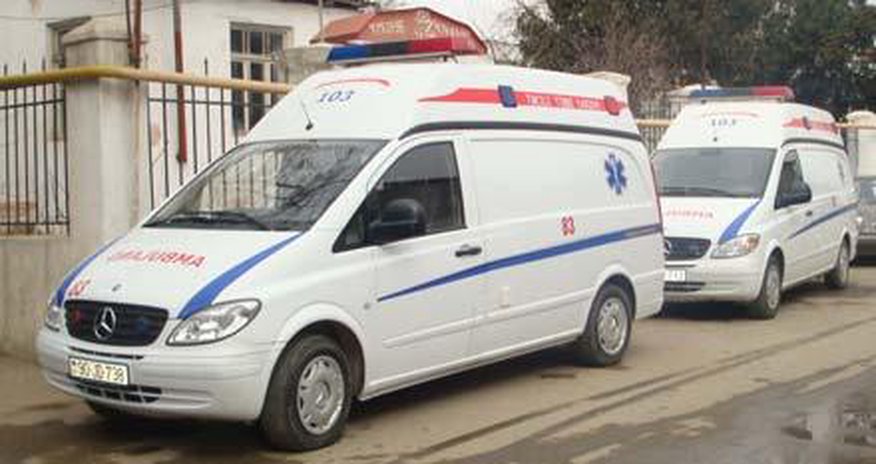Bakıda binanın üzlüyü sökülərkən bədbəxt hadisə baş verib Bakıda binanın üzlüyü sökülərkən bədbəxt hadisə baş verib