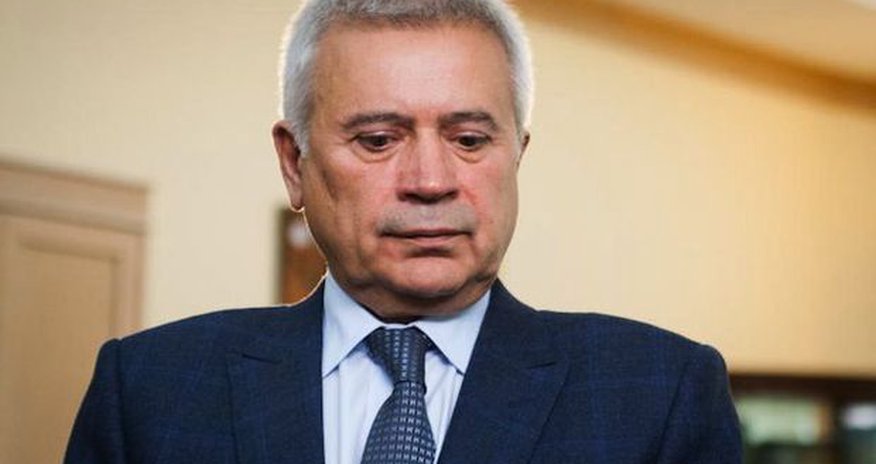 Миллиардер-азербайджанец нуждается в деньгах Миллиардер-азербайджанец нуждается в деньгах