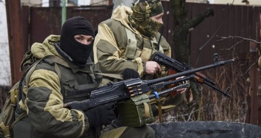 Ukraine crisis: Heavy fighting rages near Donetsk, despite truce Ukraine crisis: Heavy fighting rages near Donetsk, despite truce