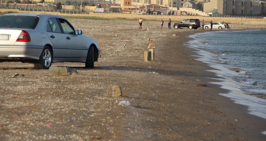 Baku’s filthy beaches - Photo Baku’s filthy beaches - Photo