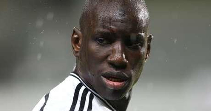 Demba Ba “Beşiktaş”dan gedir Demba Ba “Beşiktaş”dan gedir