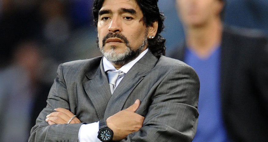 Maradona FİFA prezidentliyinə namizəd oldu Maradona FİFA prezidentliyinə namizəd oldu