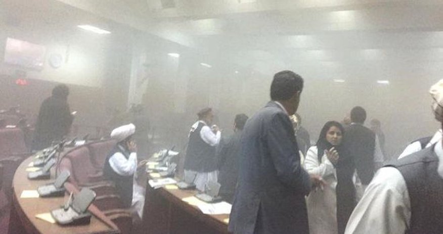 Taliban Əfqanıstan parlamentinə hücum edib Taliban Əfqanıstan parlamentinə hücum edib