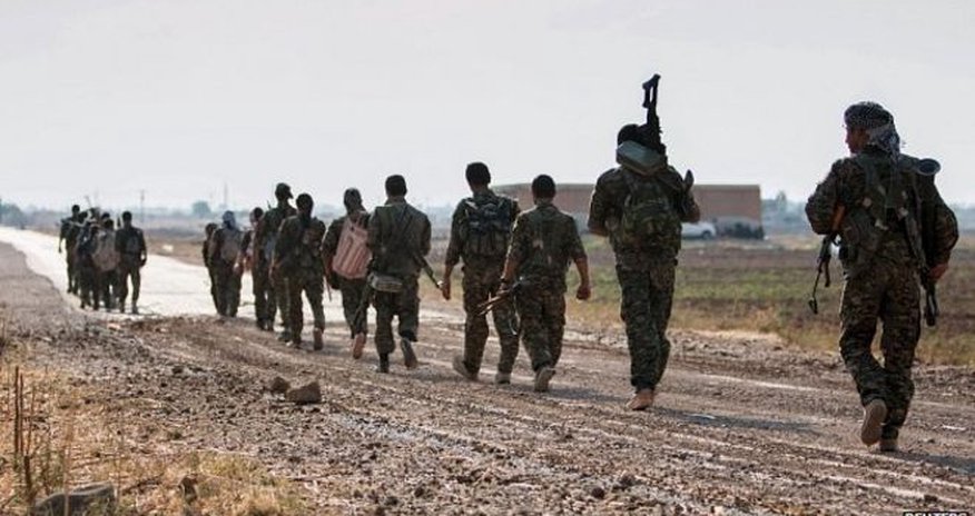 Kurds 'capture key Syrian base' north of Raqqa from IS Kurds 'capture key Syrian base' north of Raqqa from IS