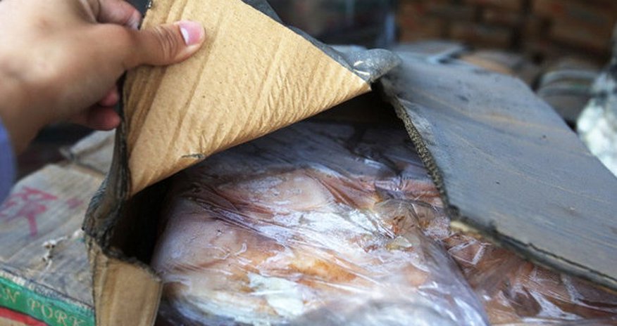 Customs seize smuggled restaurant-bound meat produced 40 YEARS ago Customs seize smuggled restaurant-bound meat produced 40 YEARS ago